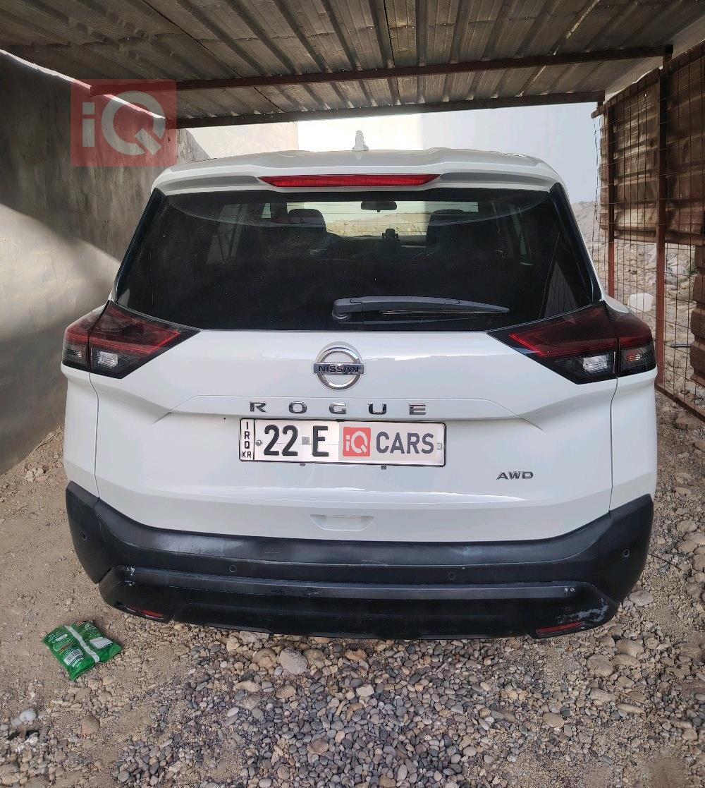 نیسان رۆگ